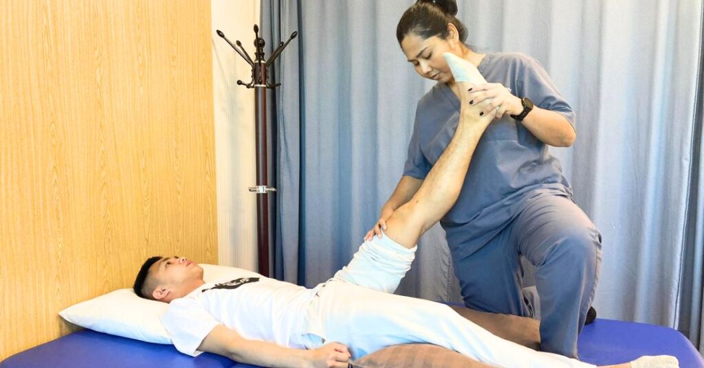 Physiotherapy in Muscat: Why Early Treatment Prevents Long-Term Pain